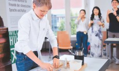 外国青少年体验中国文化（环球掠影）