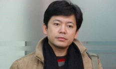 “藏”了那么多年，原来她就是何政军的妻子，难怪会拒绝巩俐